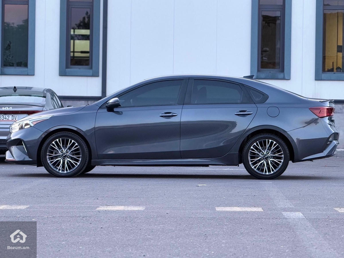 Kia Forte GT-LINE - image 18