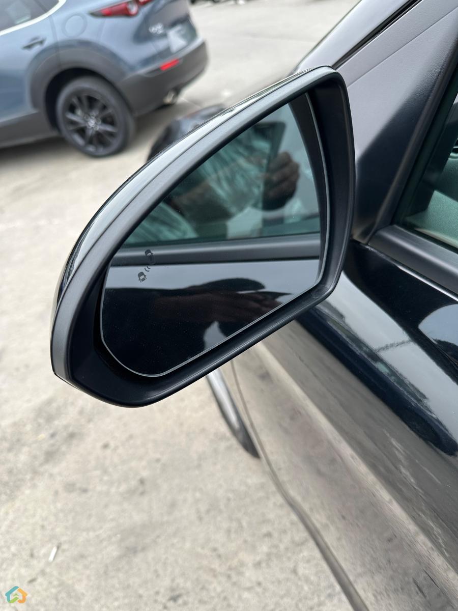 Hyundai Elantra - image 13