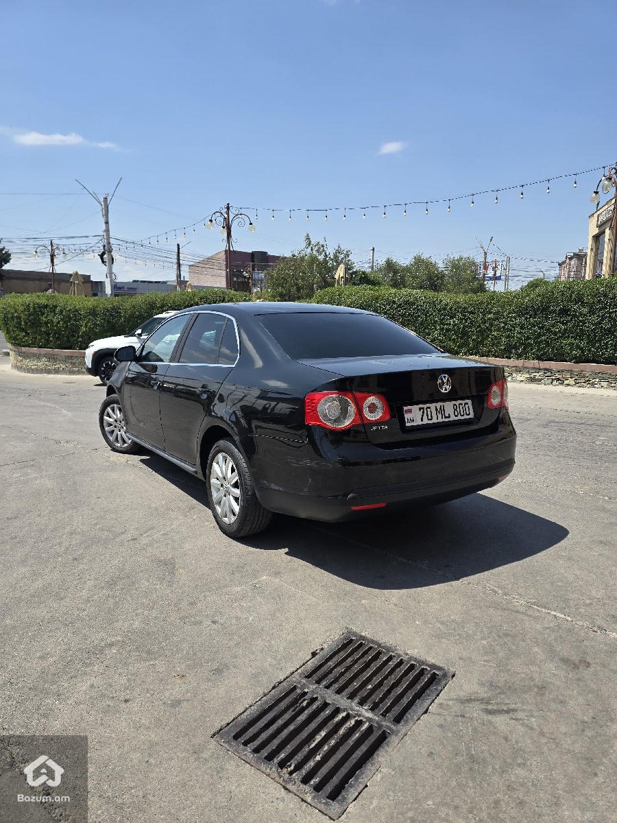 Volkswagen Jetta - image 5