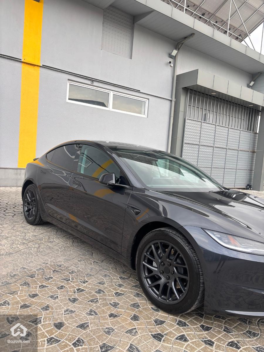 Tesla model 3 - image 3