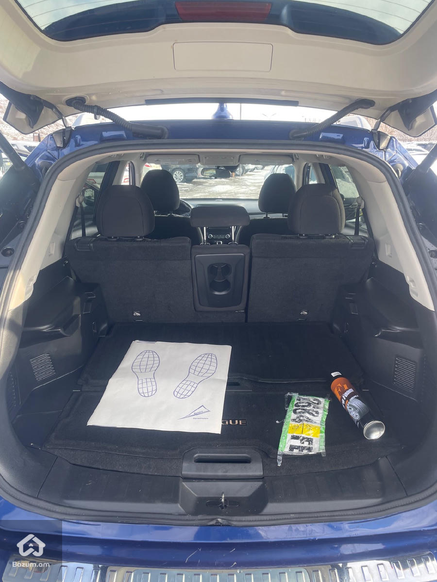 Nissan Rogue - image 9