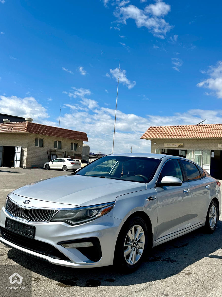 Kia Optima - image 2