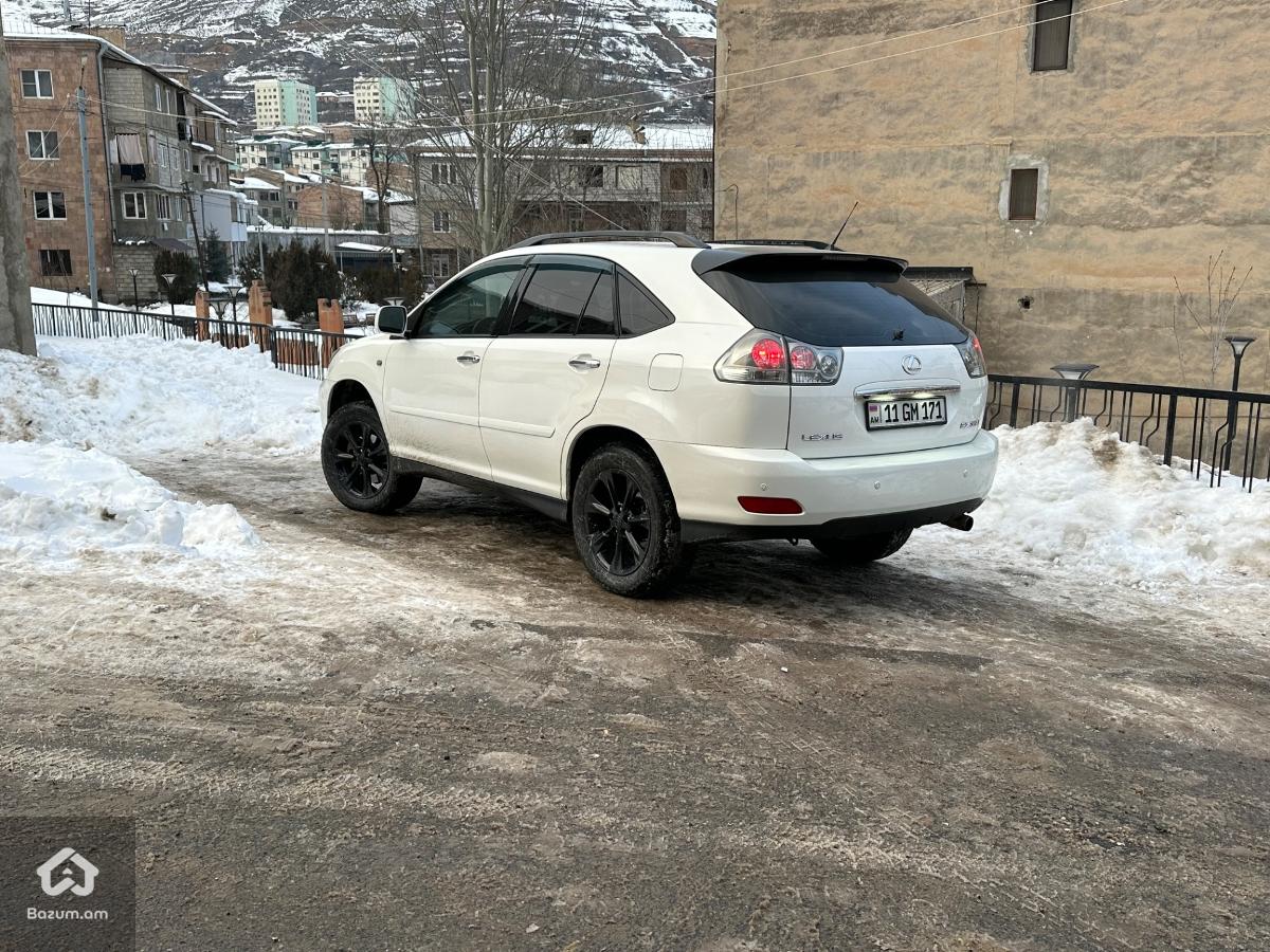 Lexus RX350 - image 2