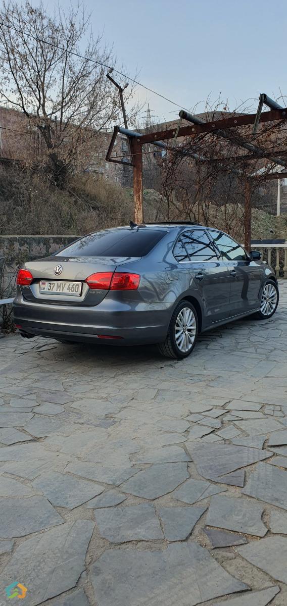 Volkswagen Jetta - image 6