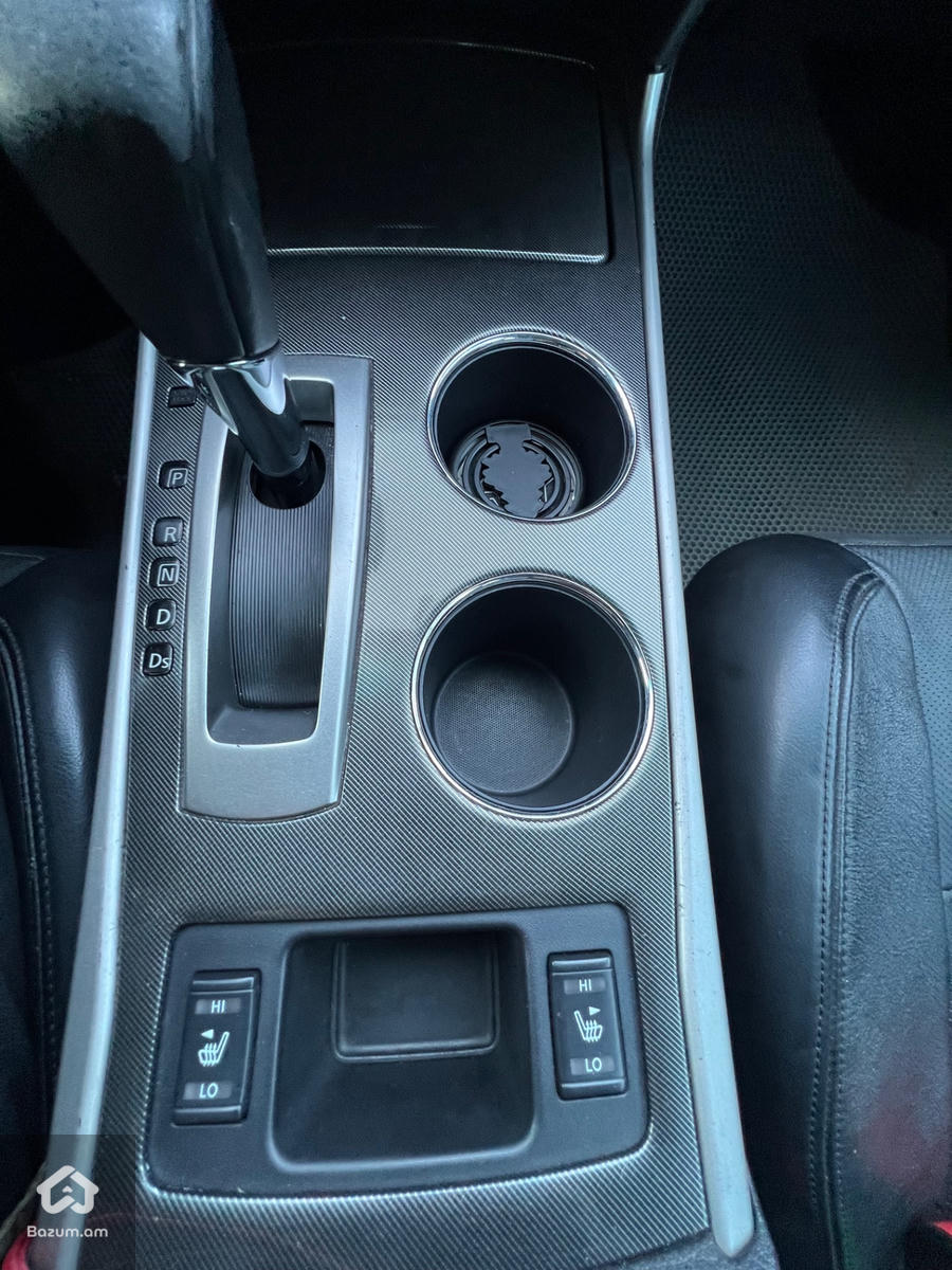 Nissan Altima  - image 10