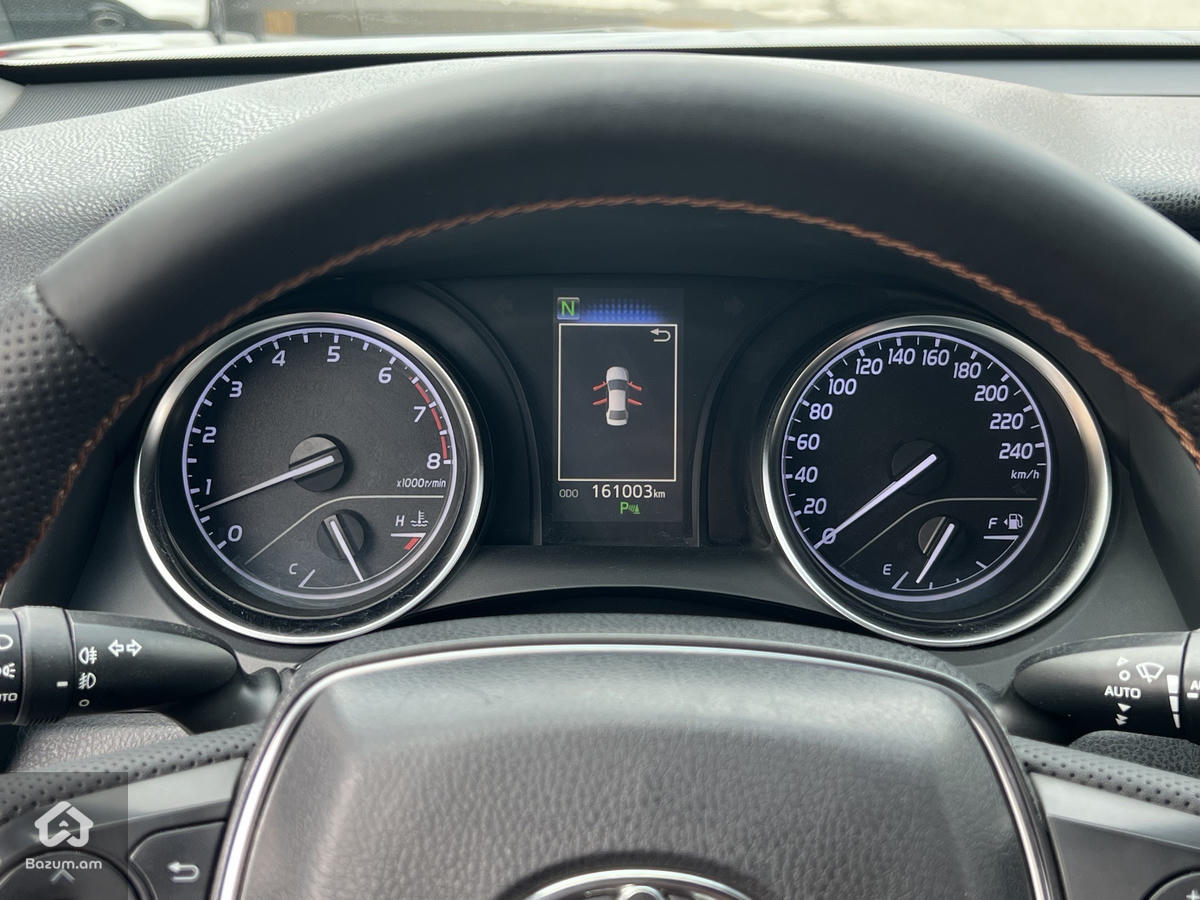 Toyota Camry 2018 Japan - image 9