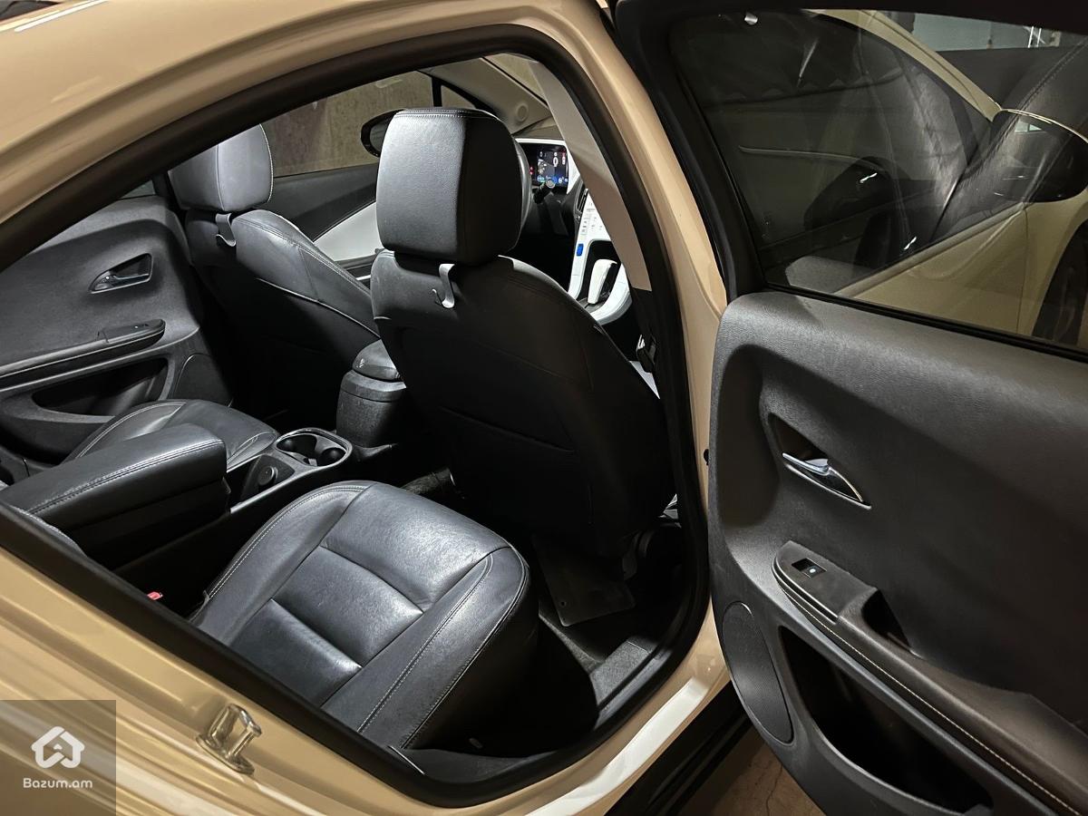 Chevrolet Volt  - image 8