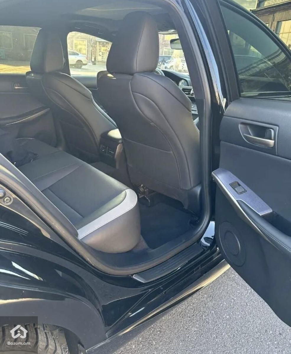 LEXUS is300 FSPORT 2020 - image 8