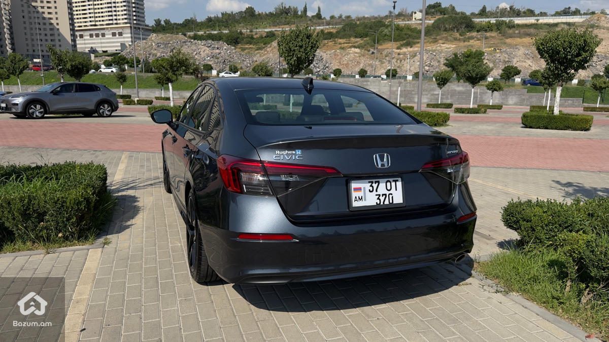 Honda Civic Sport - image 7