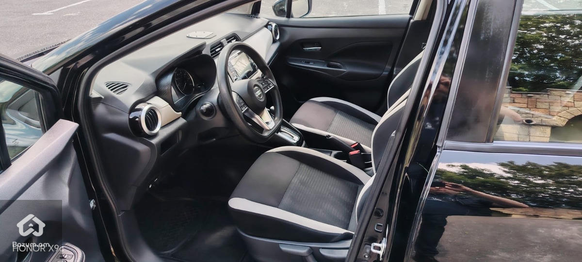 Nissan Versa - image 10