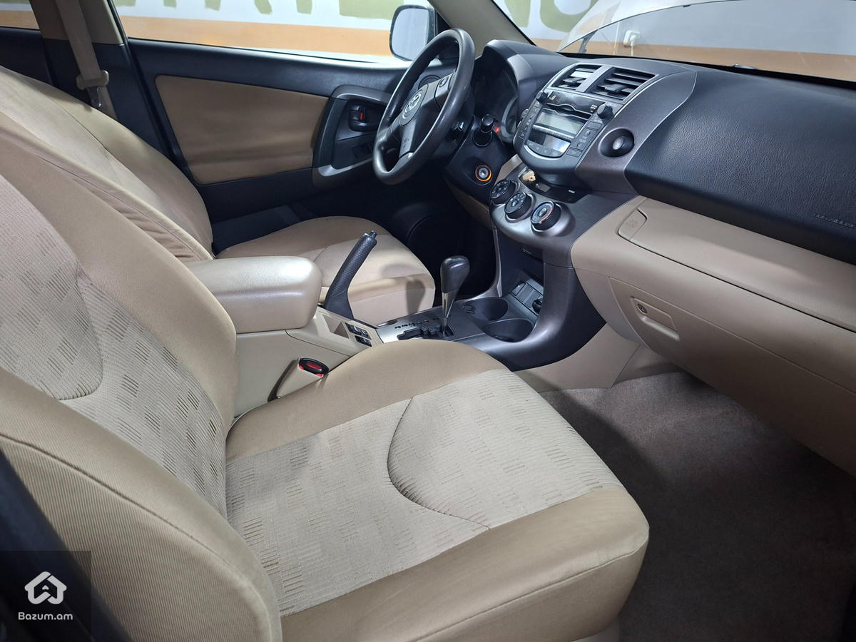 RAV 4 - image 10