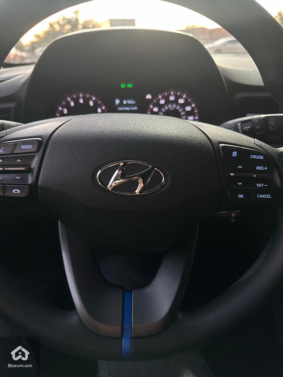 Hyundai Veloster - image 8