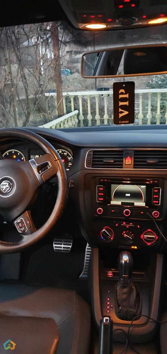 Volkswagen Jetta - image 9