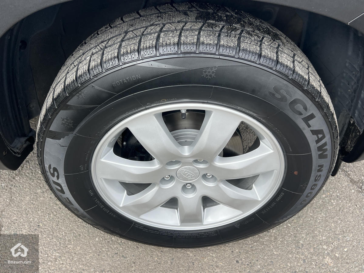 Kia Sorento 2011 - image 16