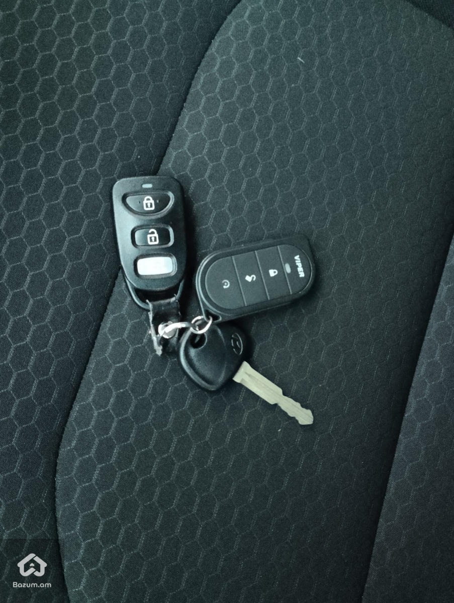 Hyundai Elantra - image 15