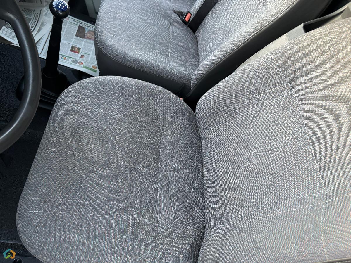 Ford Transit - image 8