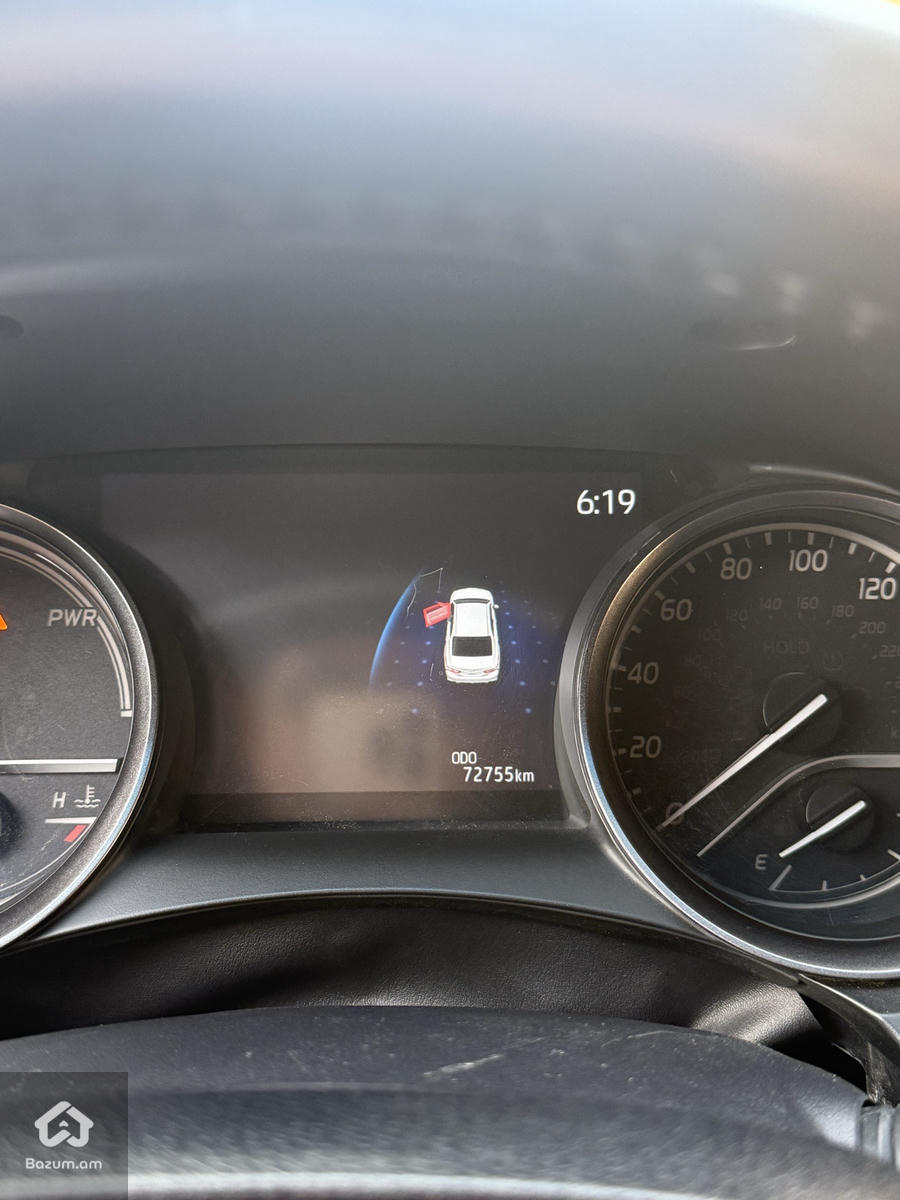Toyota camry Hybrid  - image 8
