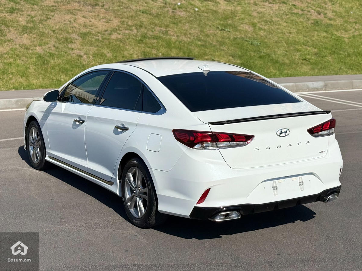 Hyundai Sonata 2.4 Sport - image 2