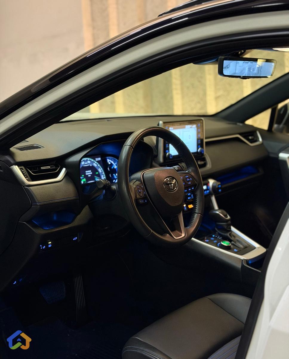 Hybrid Rav4 - image 15