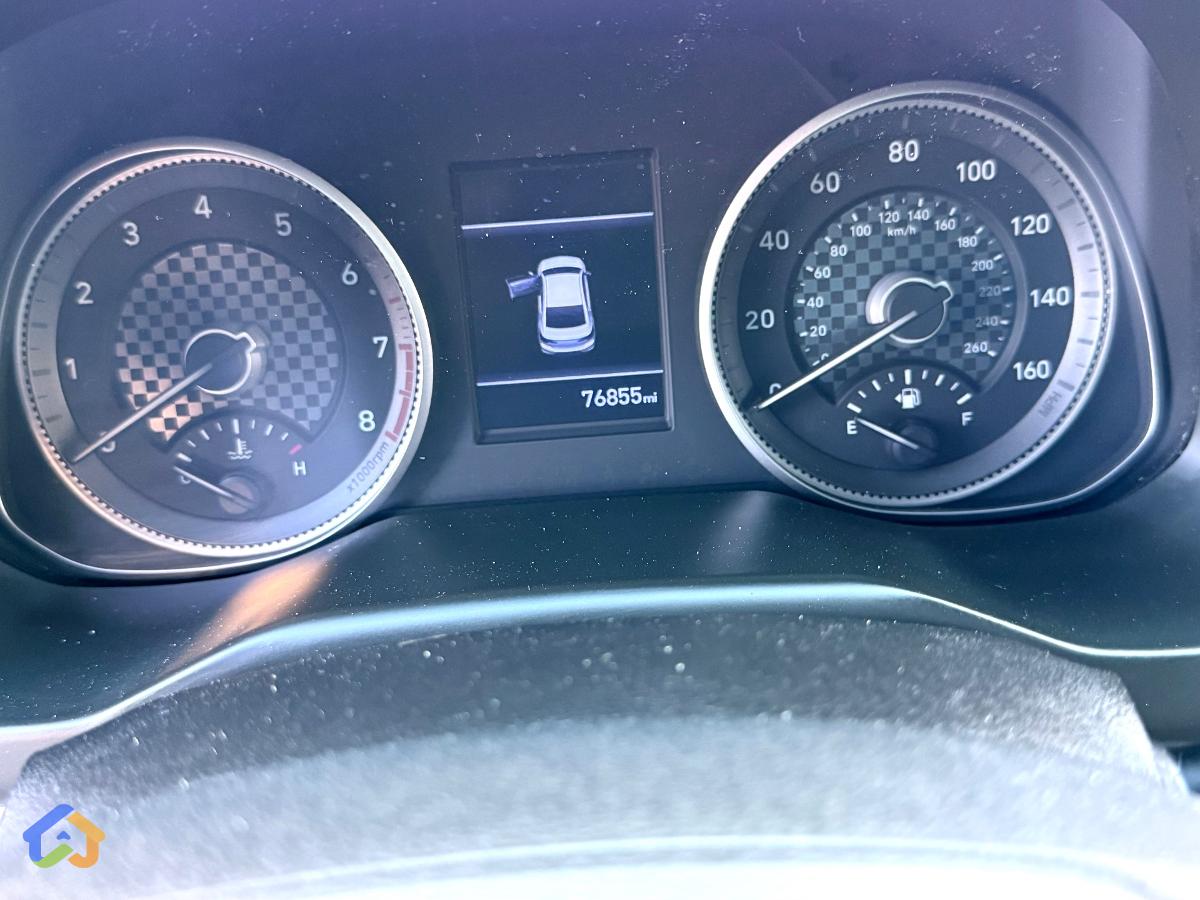 Hyundai Elantra - image 15