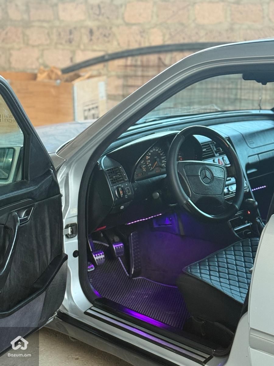 Mercedes benz c180 - image 6