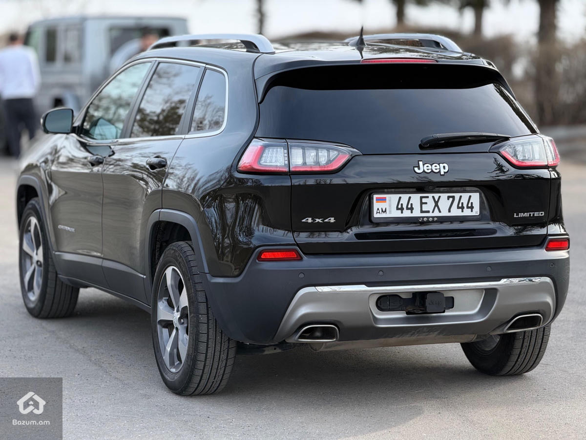 Jeep Cherokee Limited 3.2 - image 5
