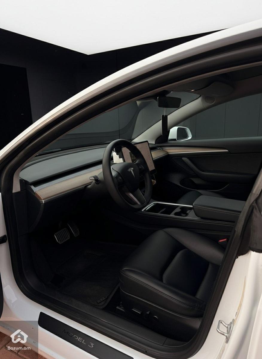 Tesla Model 3 - image 8