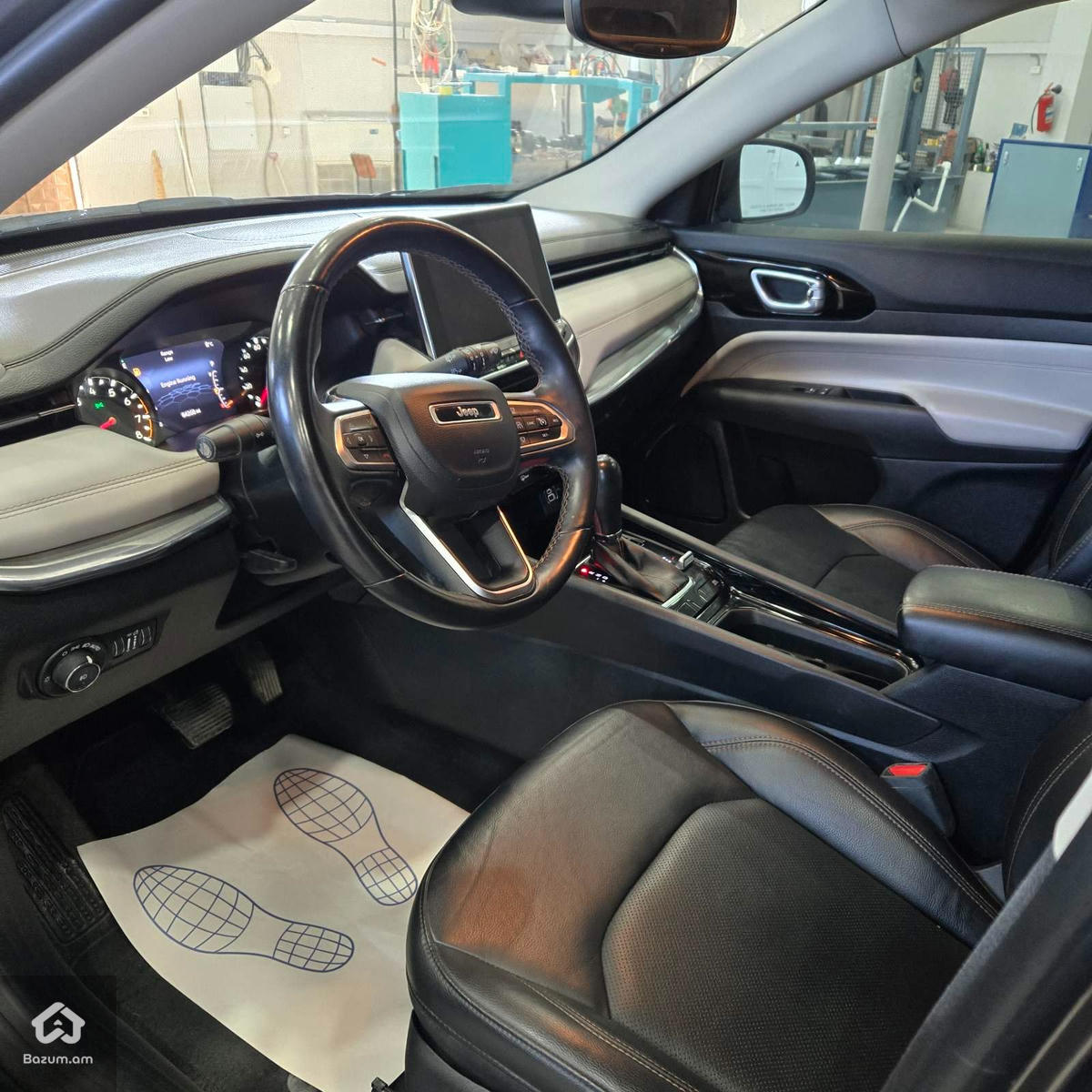 Jeep Compass - image 8