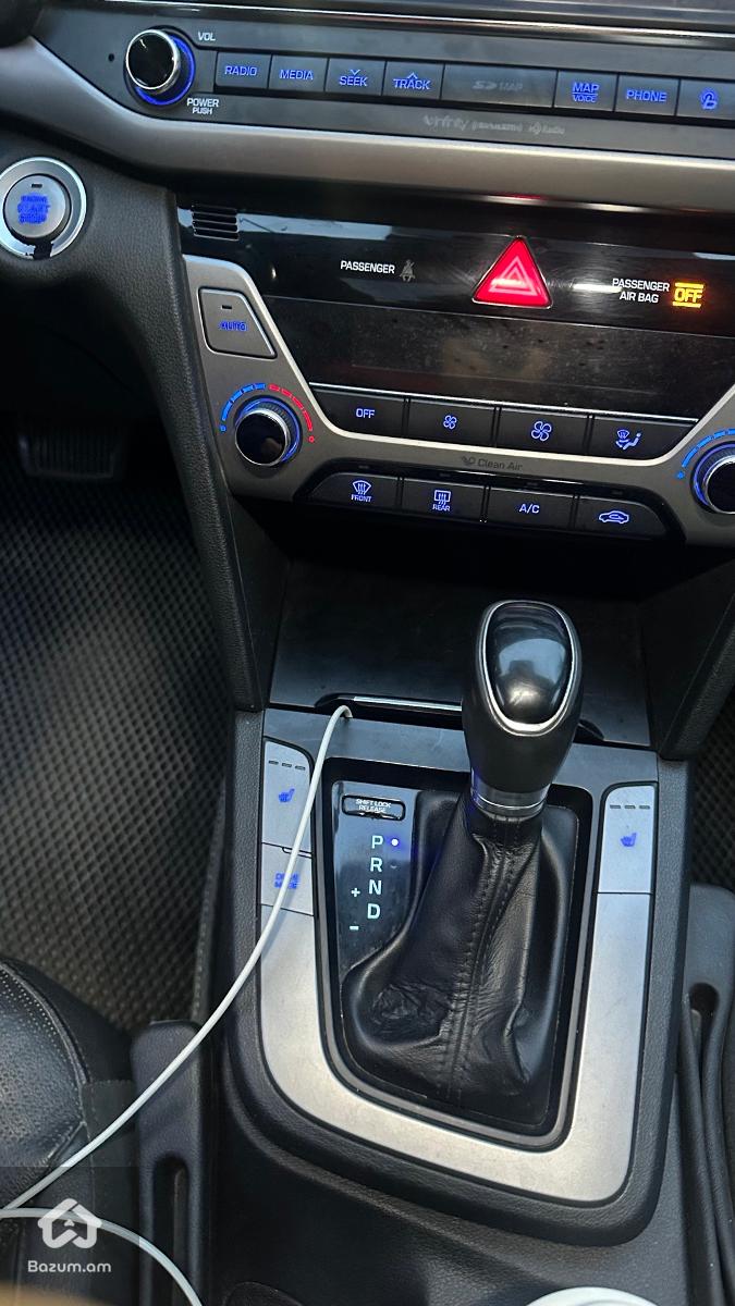 Hyundai Elantra 2017 limited - image 12