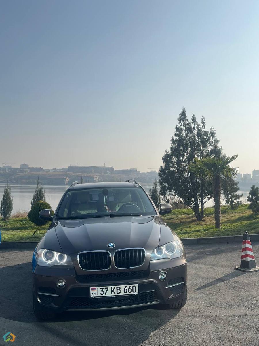 BMW X5 - image 6