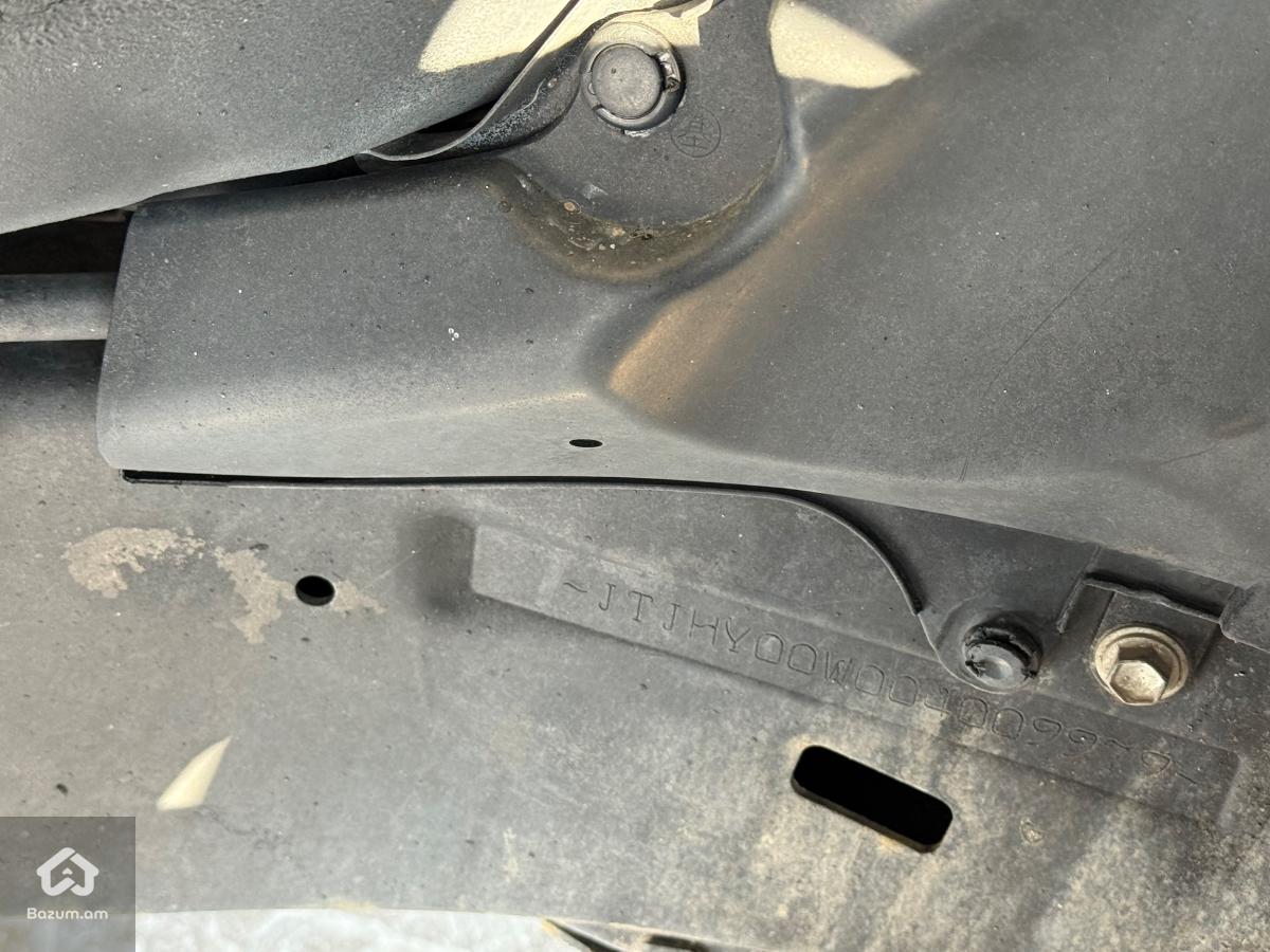 Lexus LX 570 - image 23