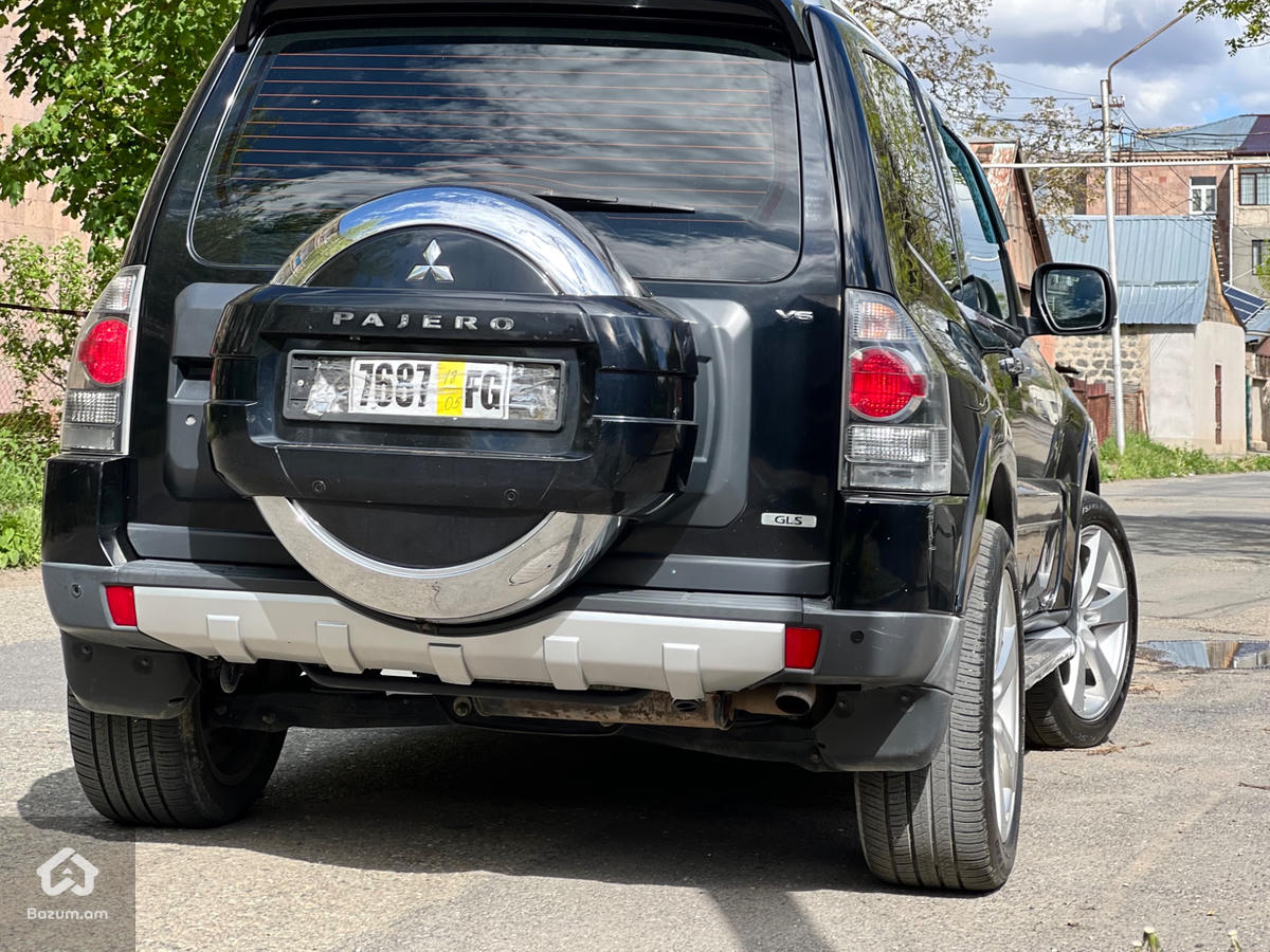Mitsubishi Pajero - image 6