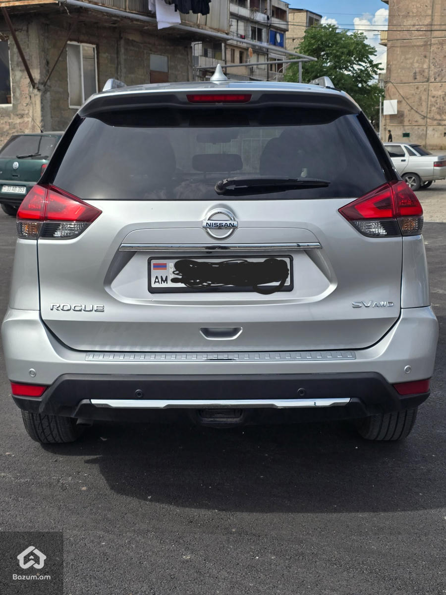 Nissan Rogue - image 2