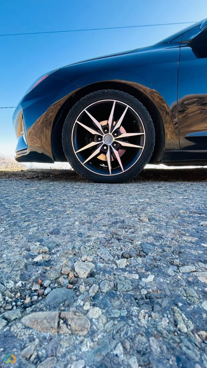 Hundai Elantra - image 11