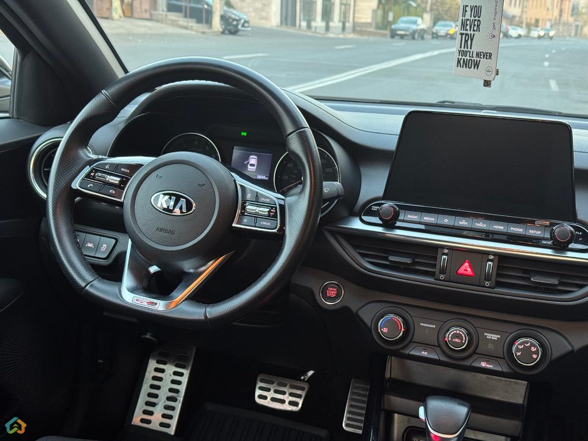 KIA FORTE GT LINE - image 8