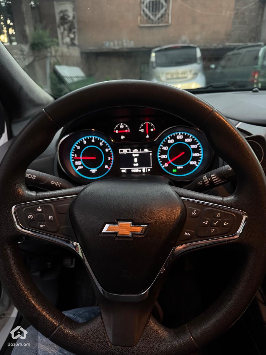 Chevrolet Cruze - image 3