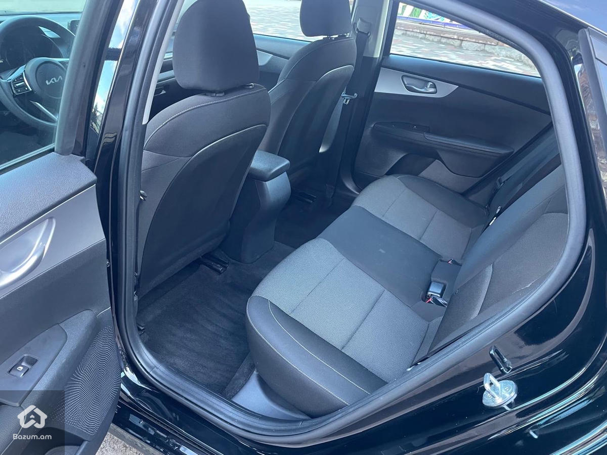 KIA FORTE FE - image 8