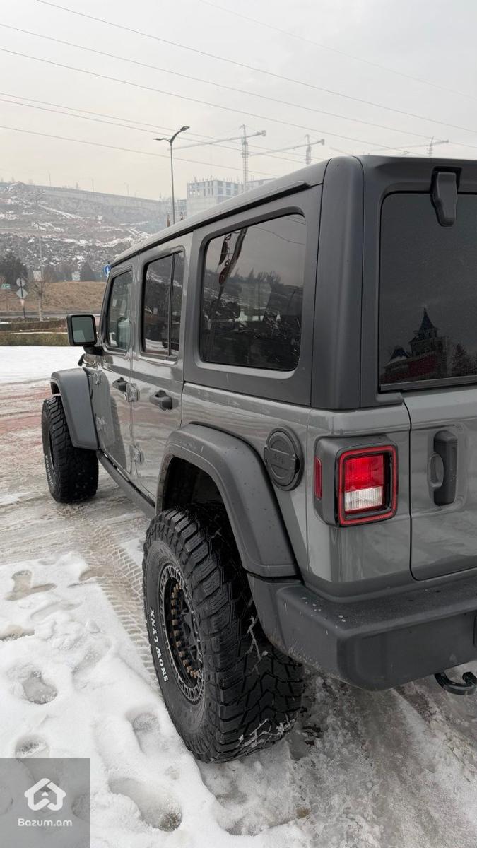 Jeep Wrangler  - image 4