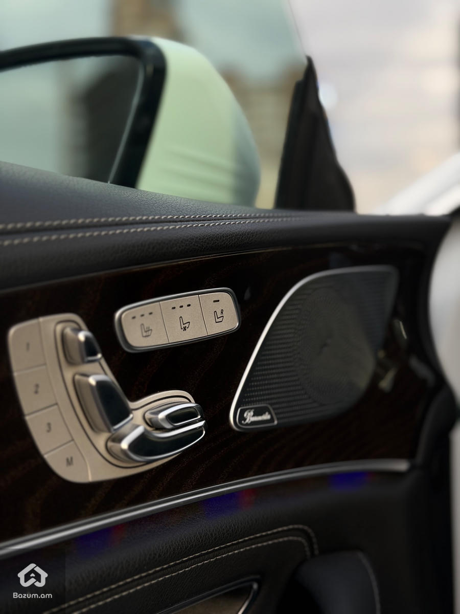 Mercedes-benz  - image 7