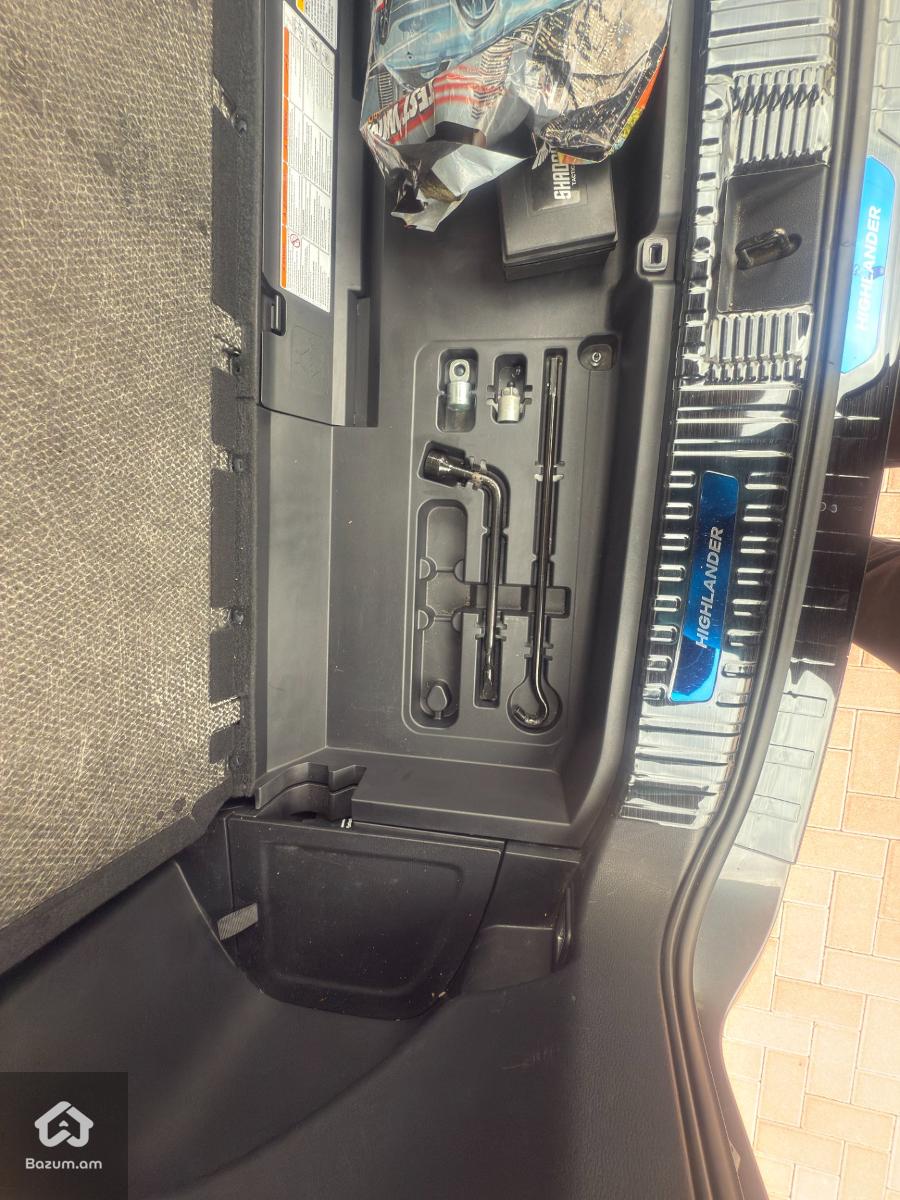 TOYOTA HIGHLANDER 2.5 HYBRID XLE 2021-2022 - image 17