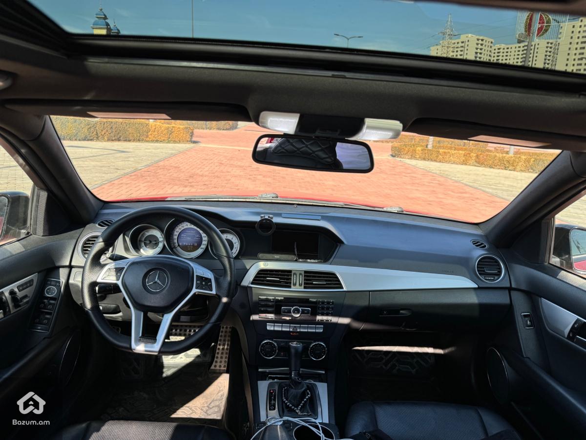 Mercedes Benz W204 - image 12