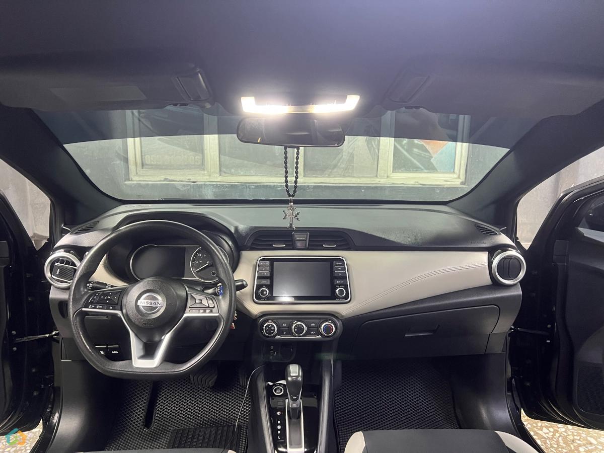 Nissan Versa - image 4