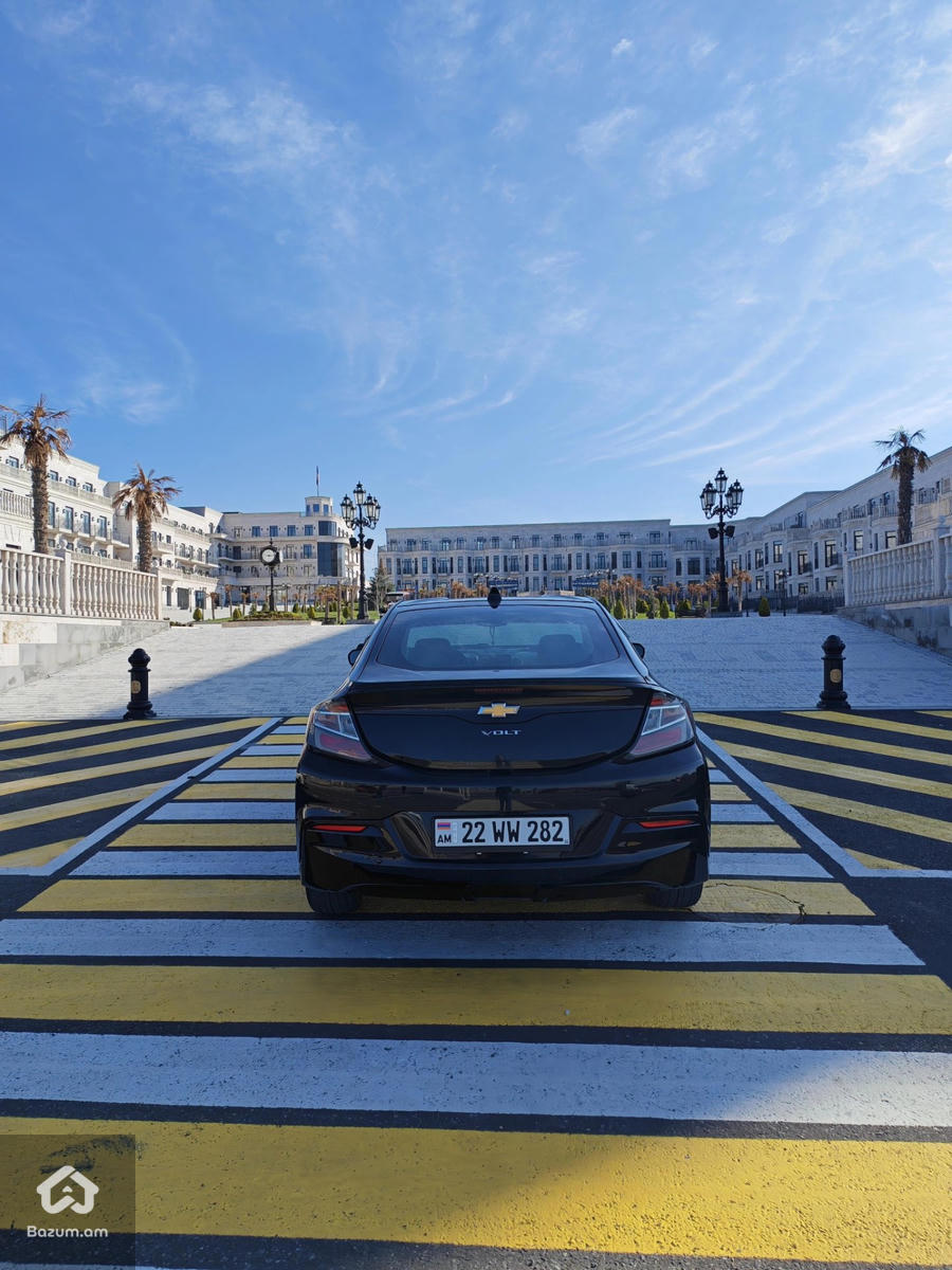 Chevrolet Volt 2 LT - image 4