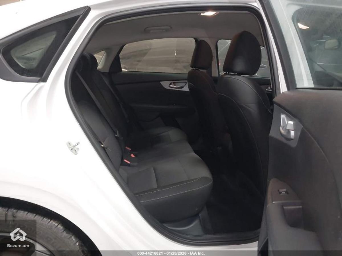 Kia Forte LXS 2023 - image 10