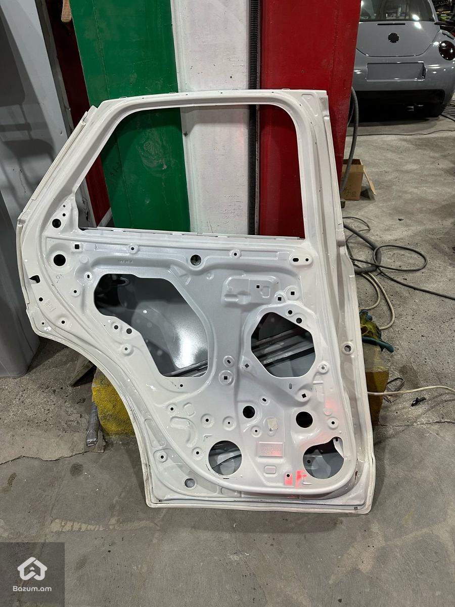 MAZDA CX-30 մեքենայի ձախ կողմի հետևի և առջևի դռներ - image 3