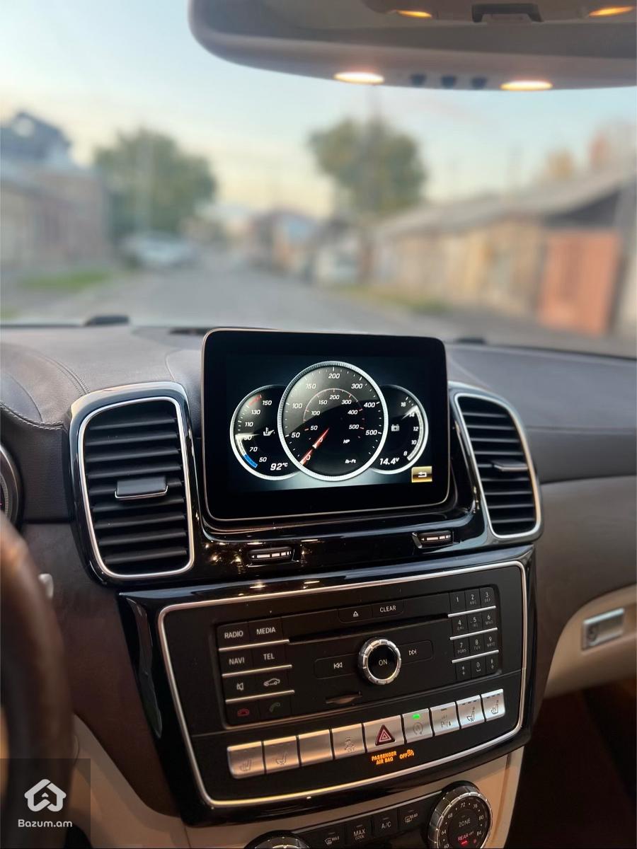 Mercedes Benz GLS 550 - image 9