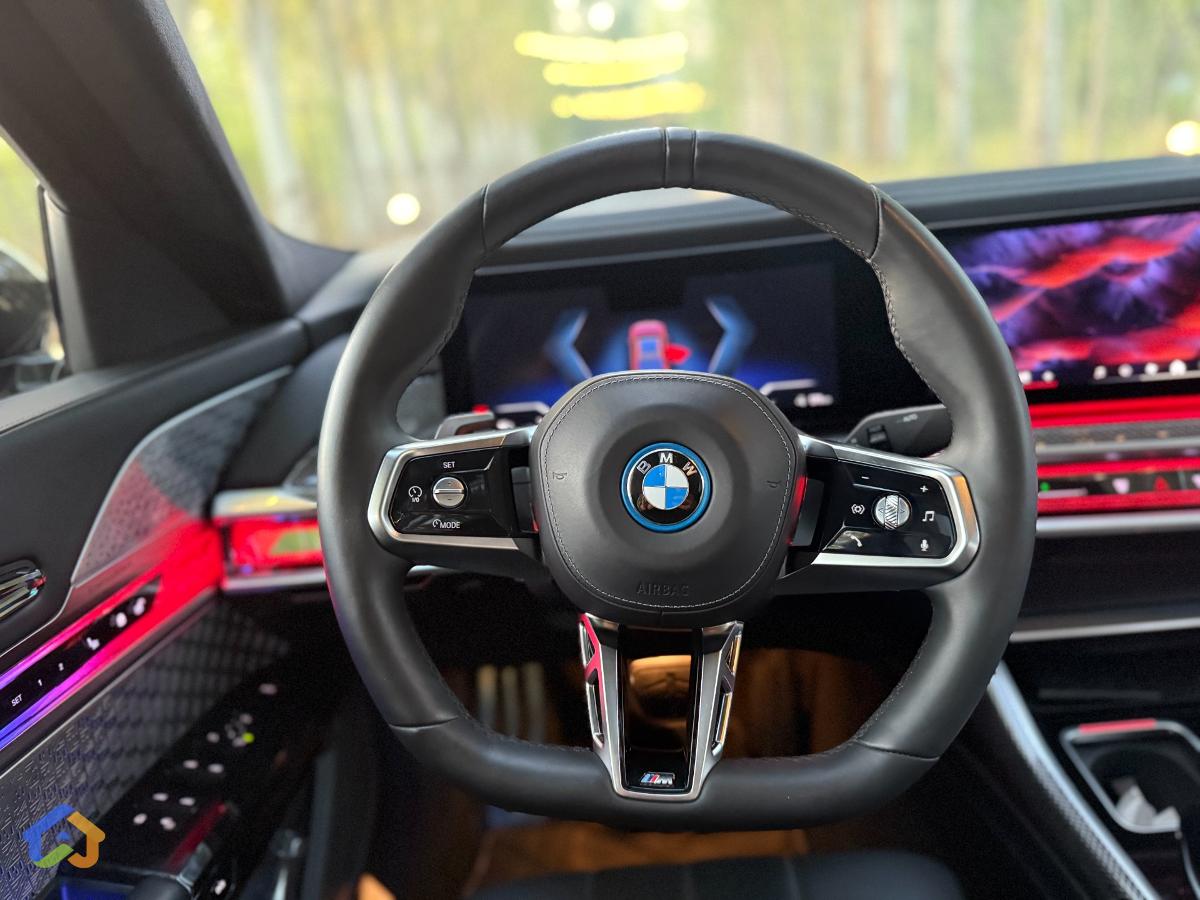 BMW i7 Xdrive 60 - image 8