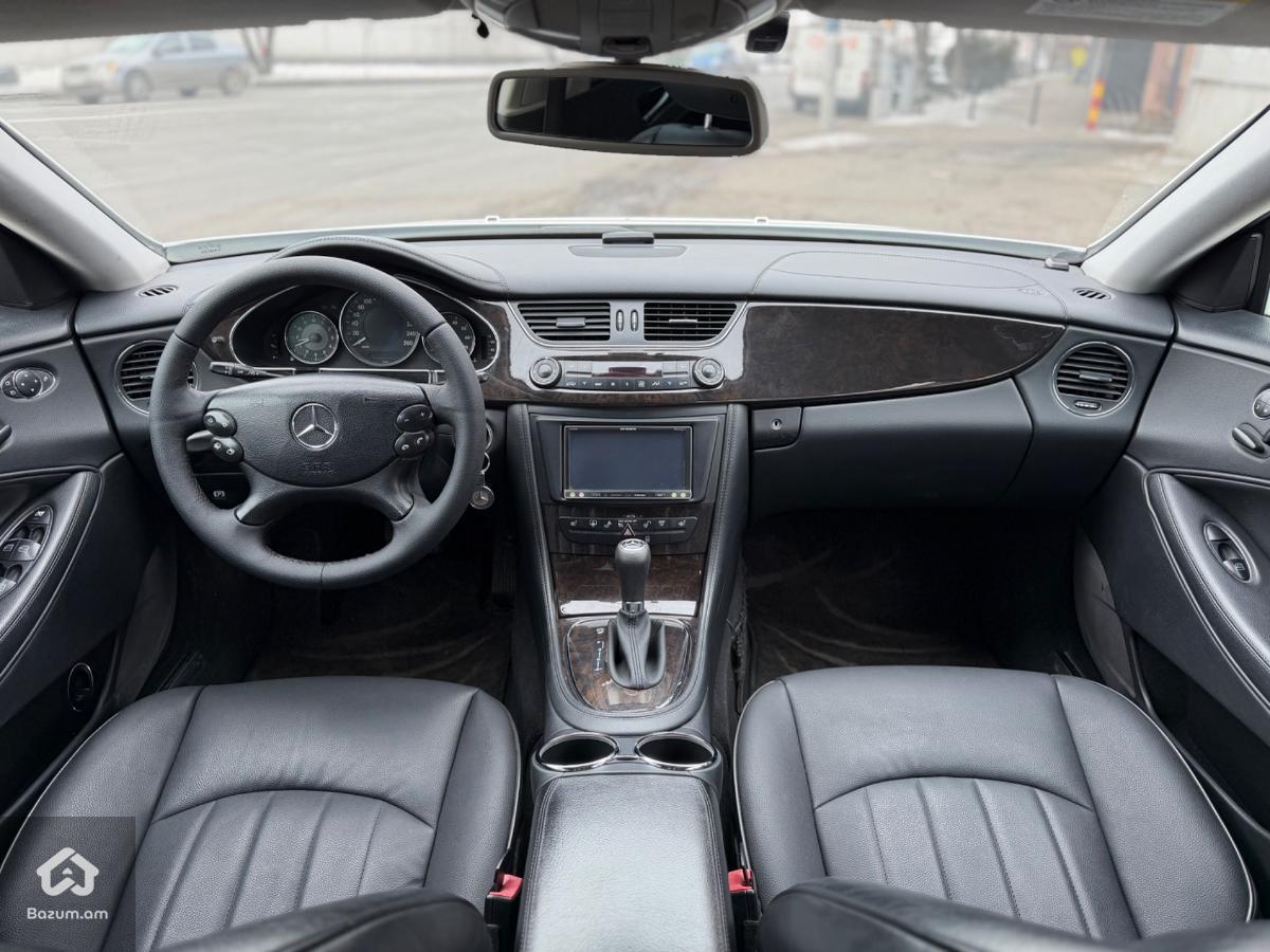 Mercedes-Benz CLS350  - image 8