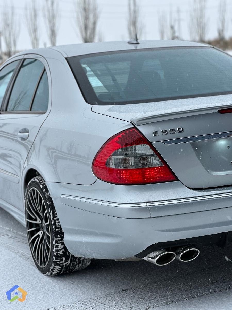 Mercedes E550  - image 6
