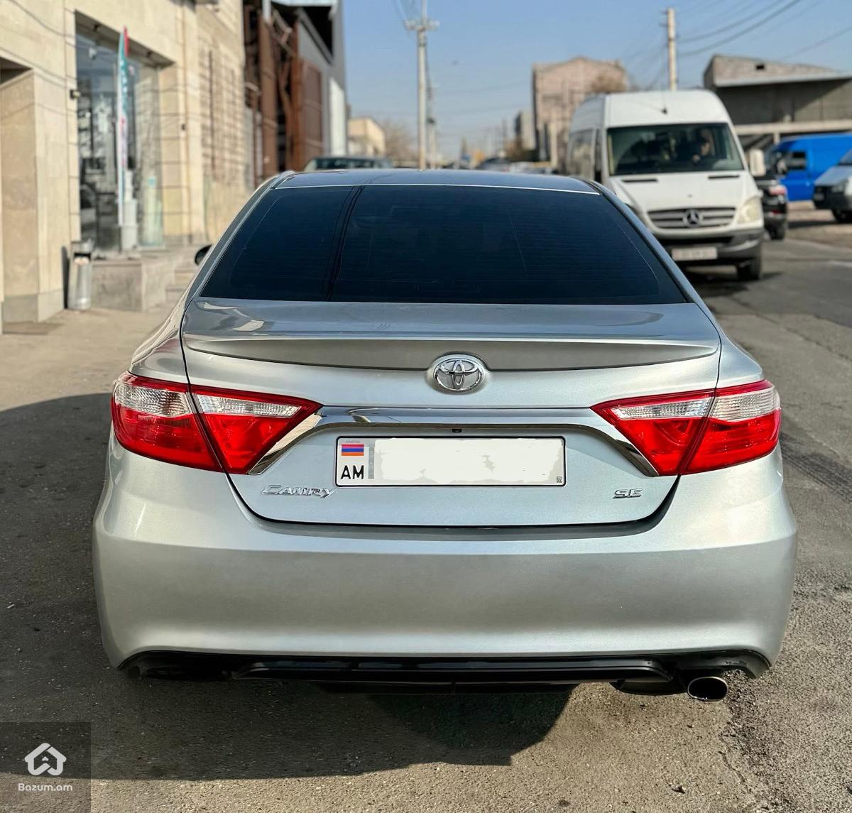 Toyota Camry 2016/17 SE - image 6